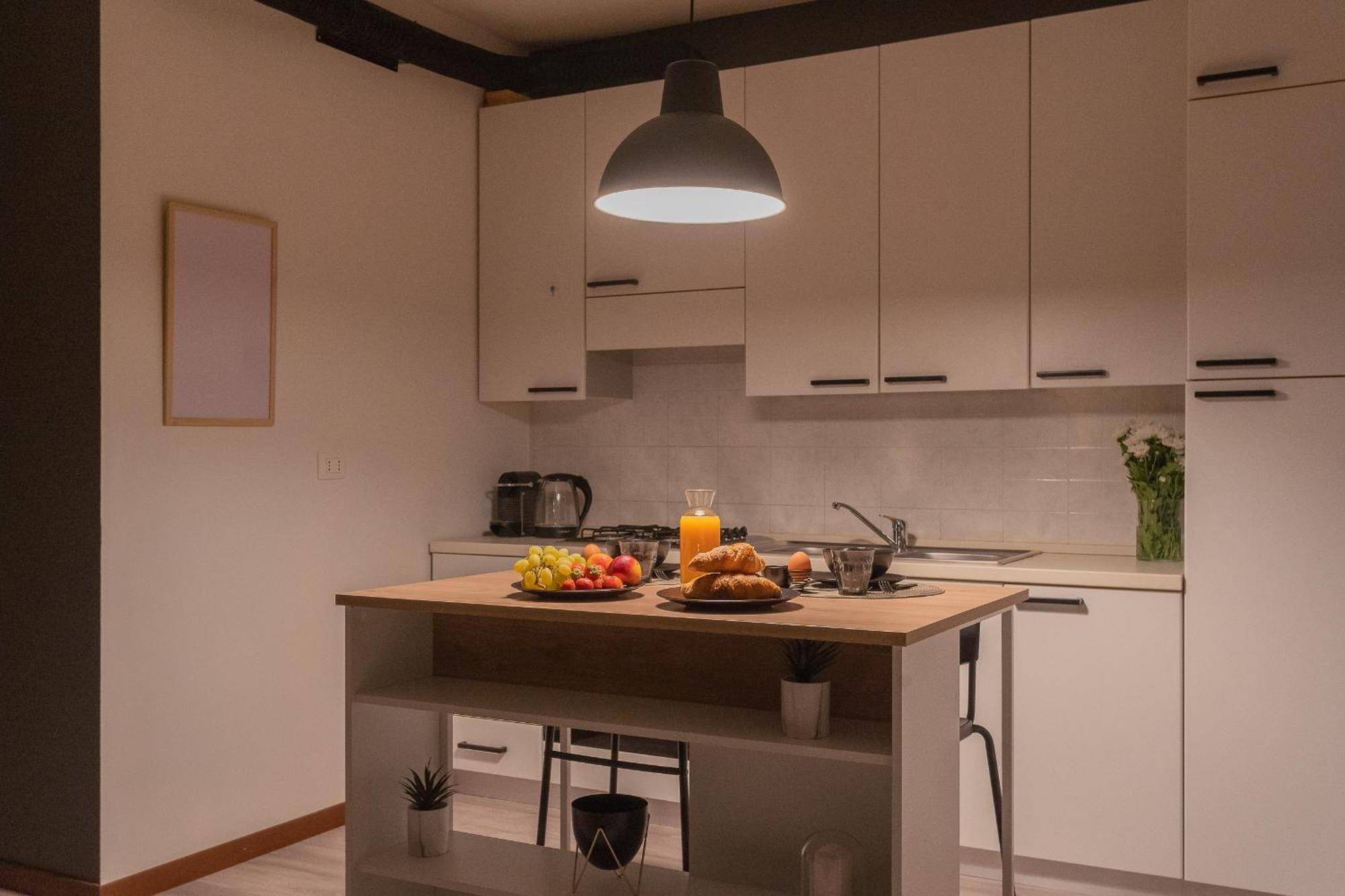 Black Loft Como By Rent All Como Eksteriør bilde