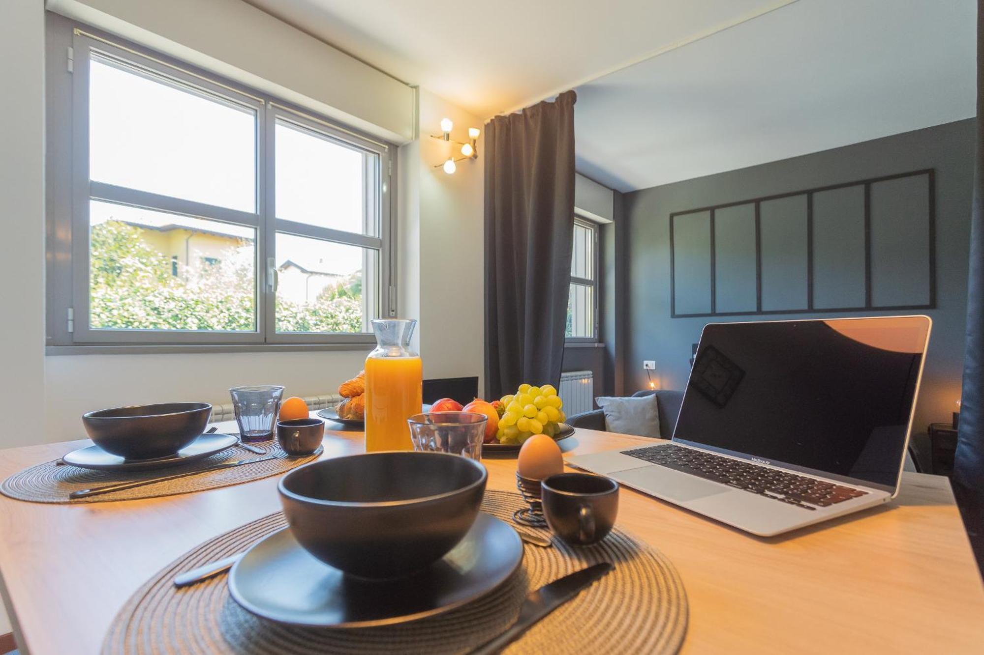 Black Loft Como By Rent All Como Eksteriør bilde